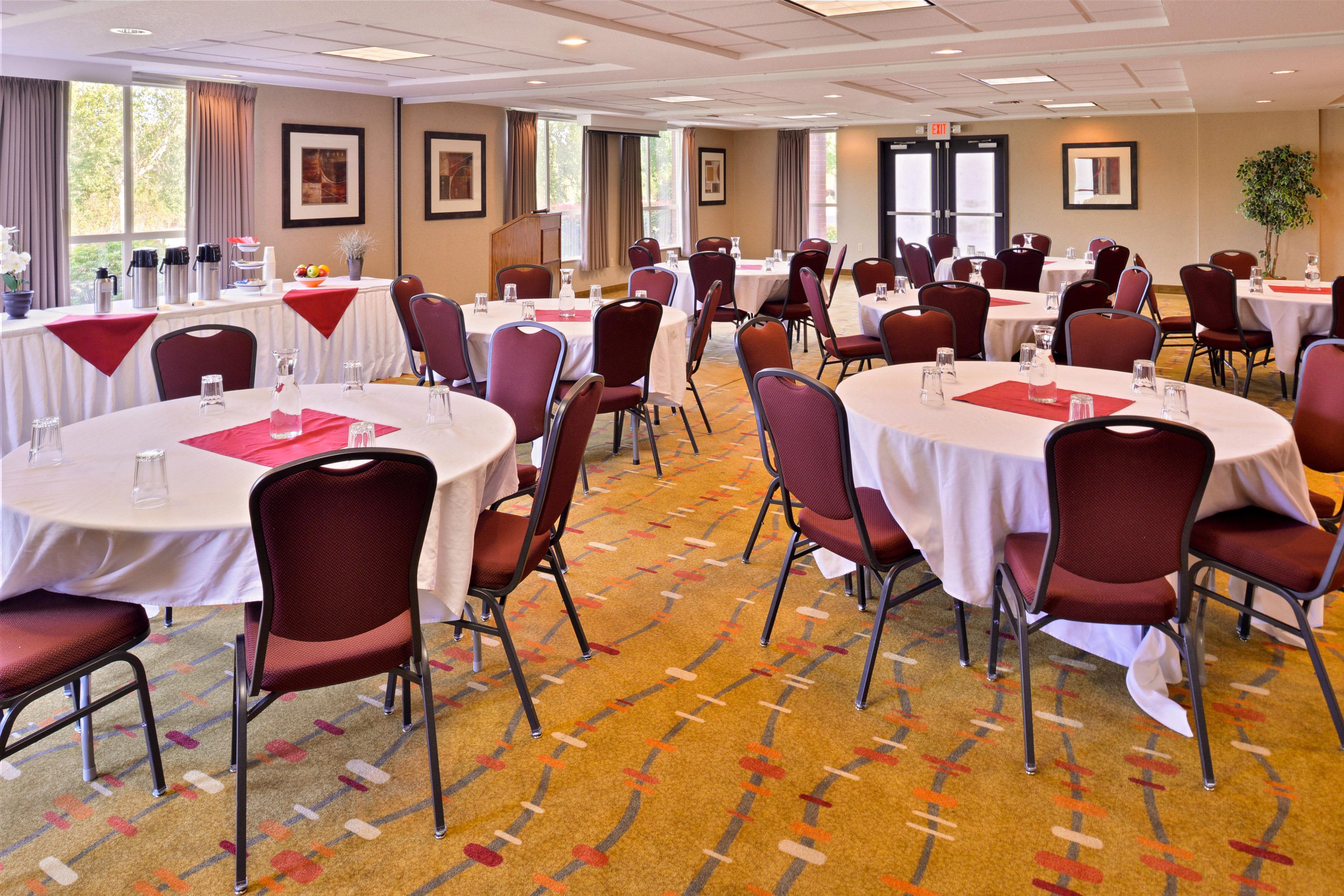 Holiday Inn Express Hotel & Suites Albany By Ihg Zewnętrze zdjęcie